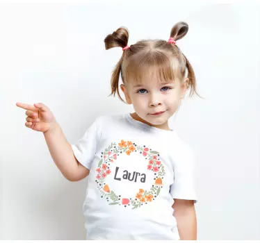 Barn t-shirt med charmig blommig namndesign - Tenstickers