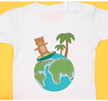 Bebis t-shirt söt björn surfande glob - Tenstickers
