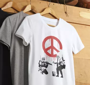 Fredstecken banksy t-shirt - Tenstickers