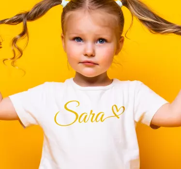 Kalligrafiskt namn med ett hjärt T-shirt - Tenstickers