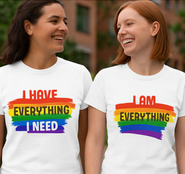 Par t-shirt lgbt jag har allt jag behöver - Tenstickers