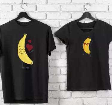 Roliga kärleksbananer med hjärtan som matchar skjortor för par - Tenstickers