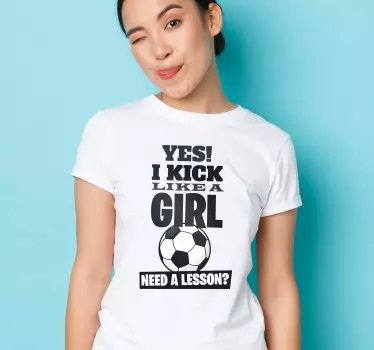 Sparka som en tjej t-shirt - Tenstickers