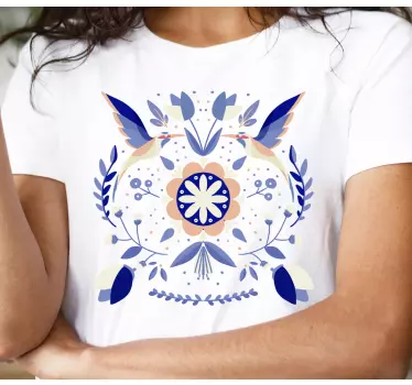 T-shirt med blommotiv och fågelmotiv - Tenstickers