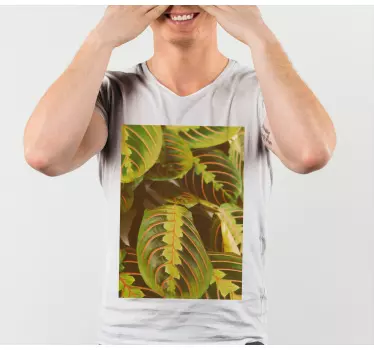 T-shirt med grönt bladmönster - Tenstickers