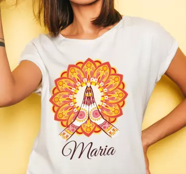 T-shirt med namn bönerhänder blommig - Tenstickers