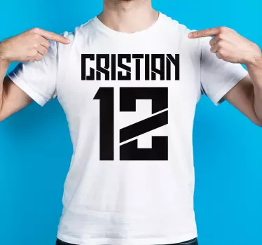 T-shirt med namn personlig sportig stil - Tenstickers