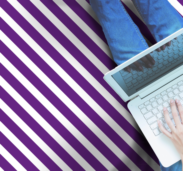 Lila randigt mönster Vinlymatta randiga - Tenstickers